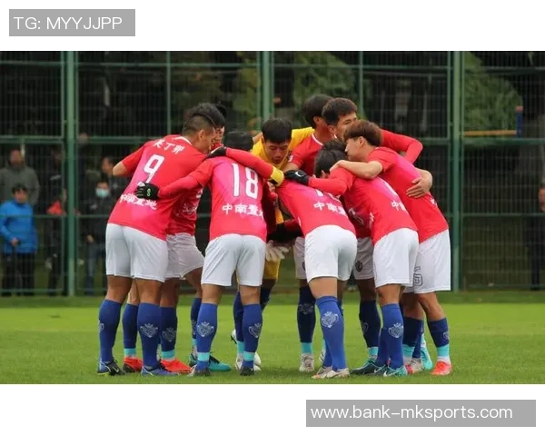 曲靖足球比赛精彩纷呈各队争夺冠军荣耀展现青春活力与团队精神